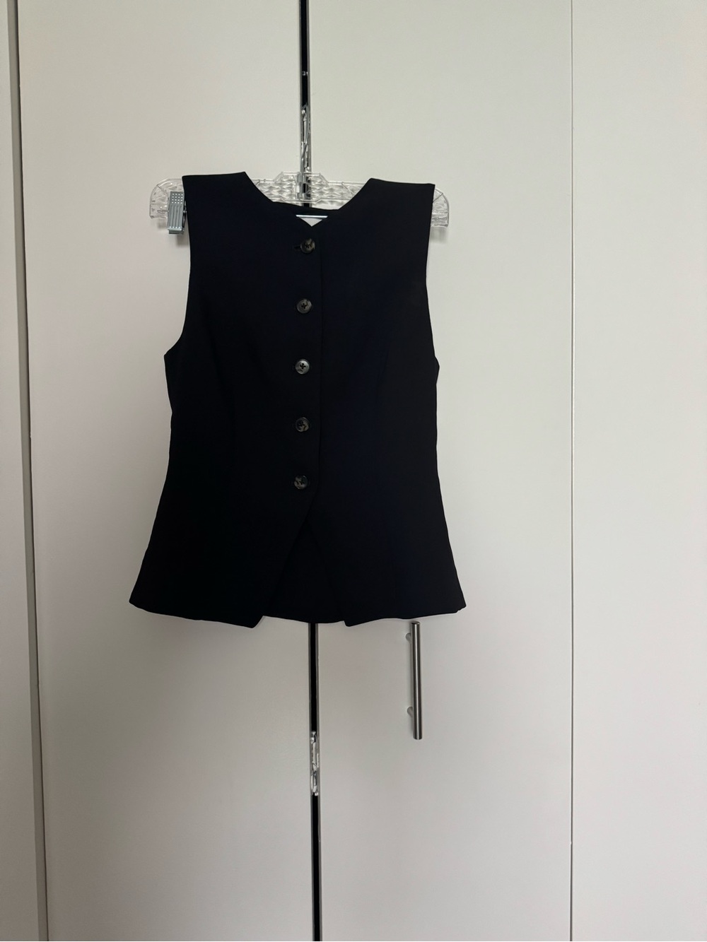 Aritzia Regal Vest Crepette in Black size 2 - Picture 4 of 6